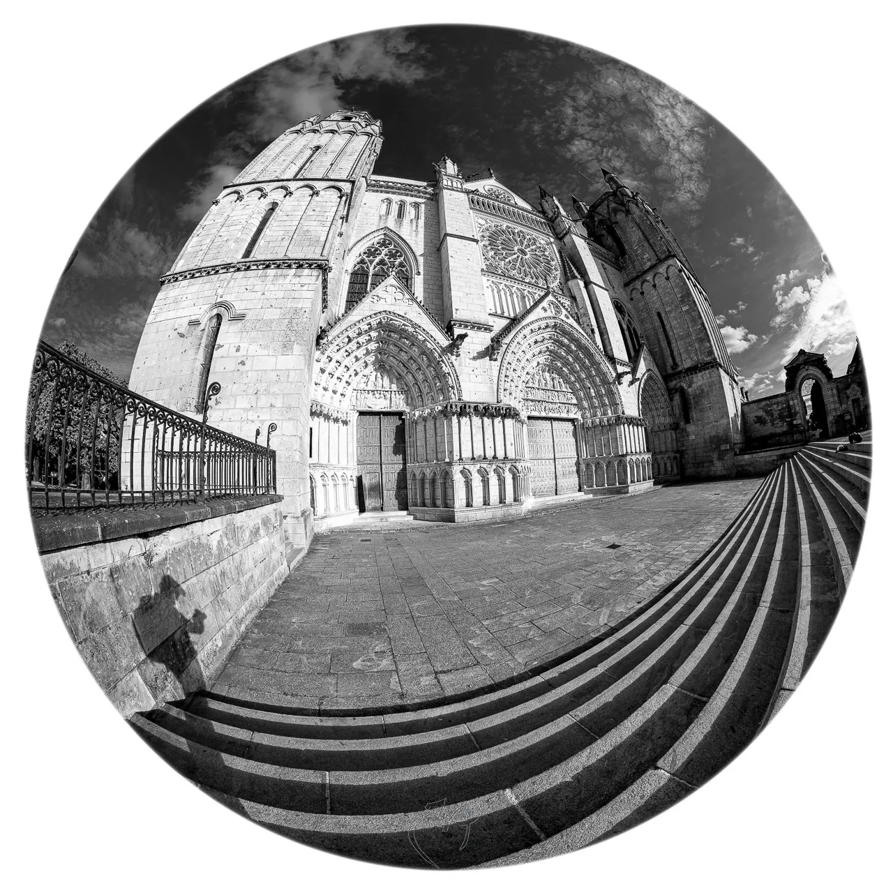 Cath&eacute;drale de Poitiers dans tous ses &eacute;tats - Photo n°3